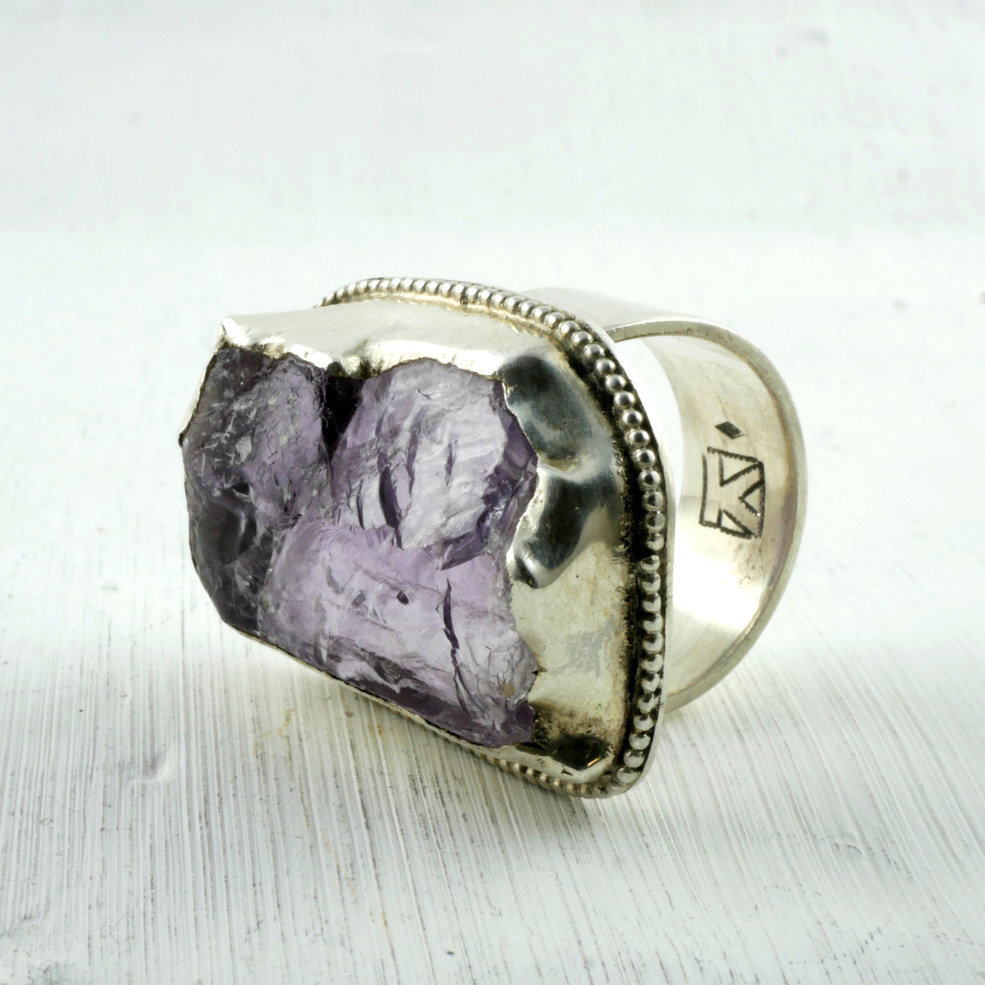 Bague améthyste brut et argent 925 et logo Thalisman