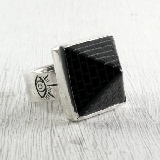 bague argent avec pyramide noire et œil