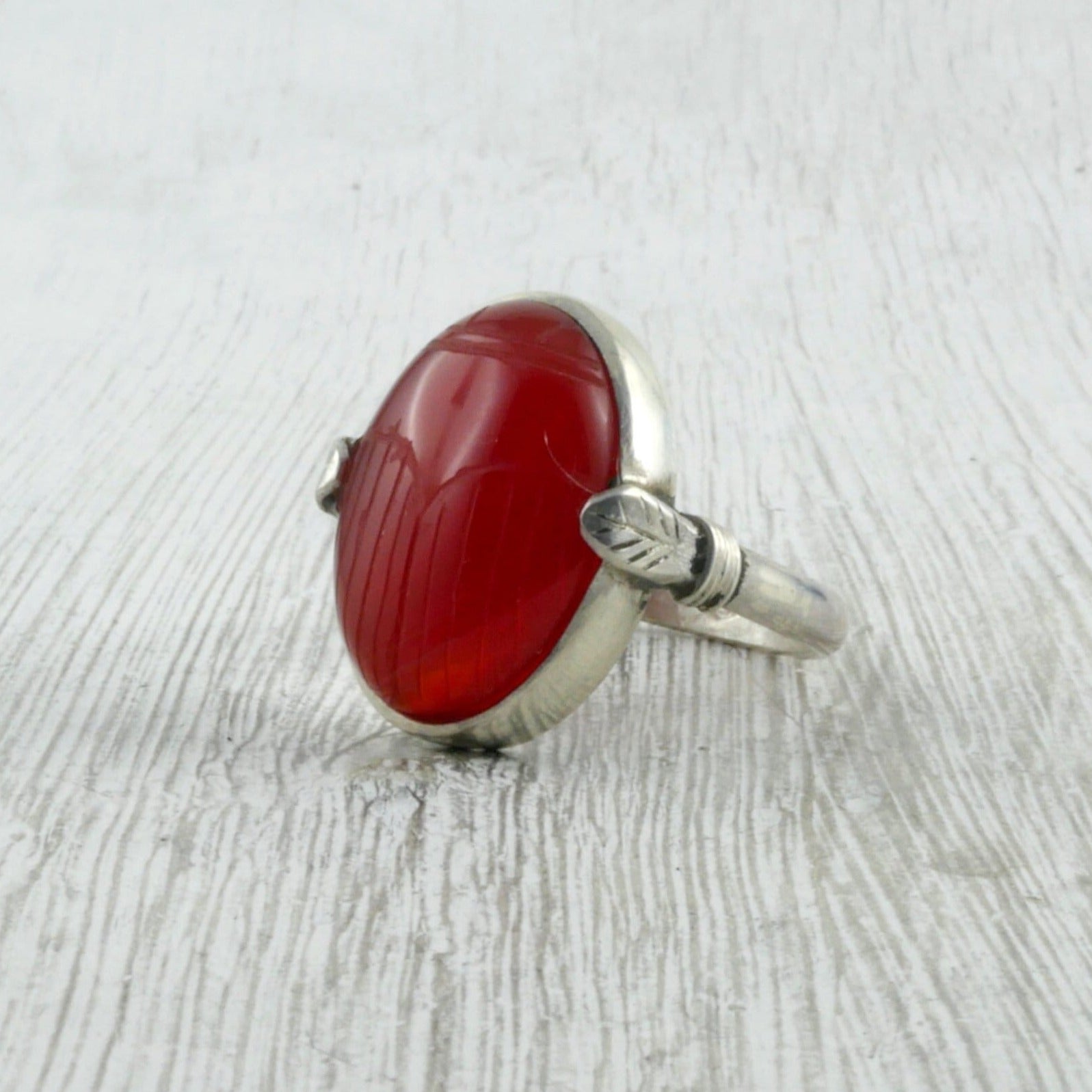 bague argent et scarabée en agate rouge