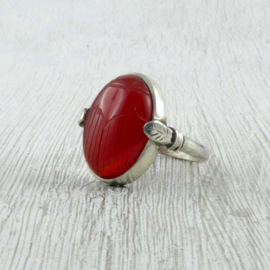 bague argent et scarabée en agate rouge