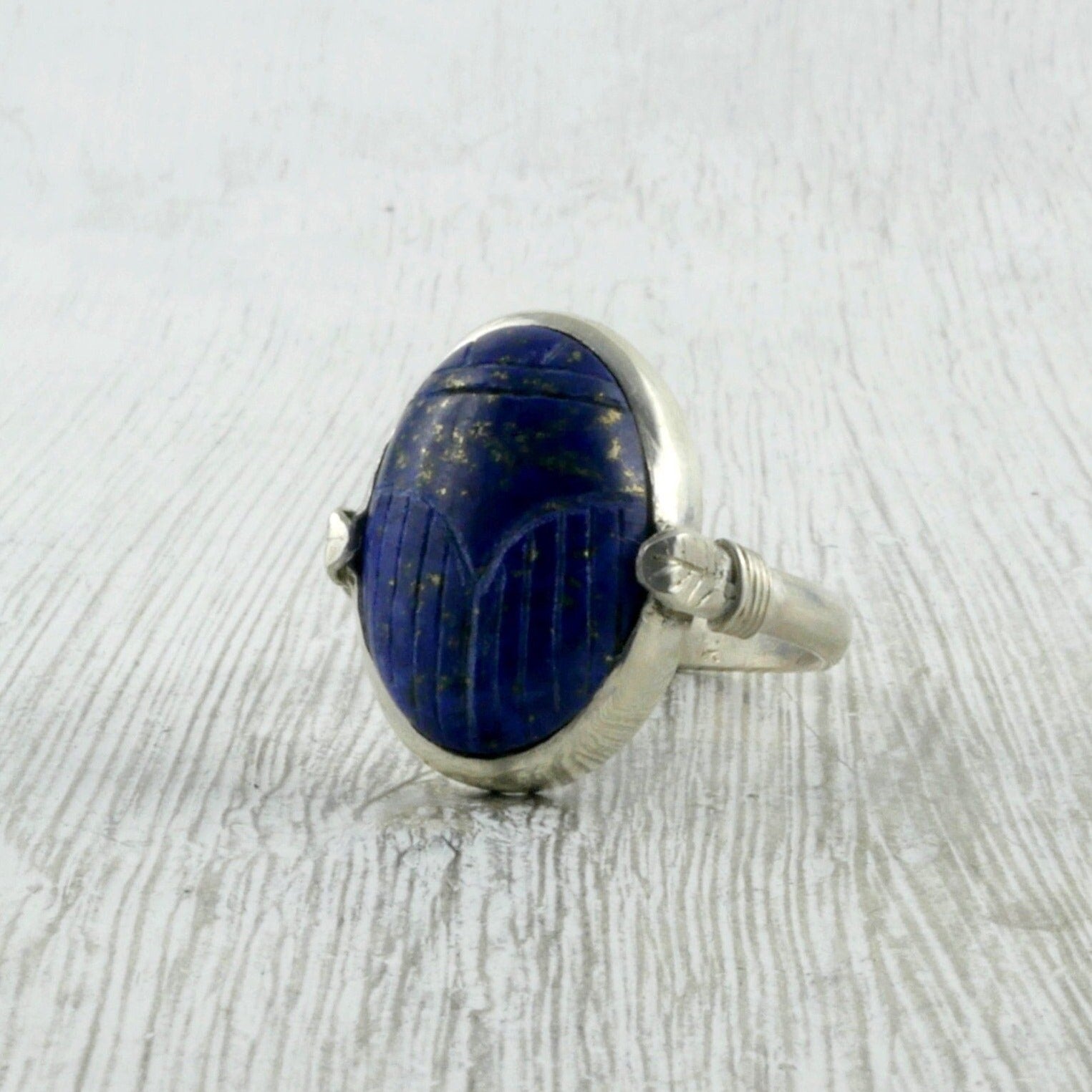 bague argent et scarabée en lapis