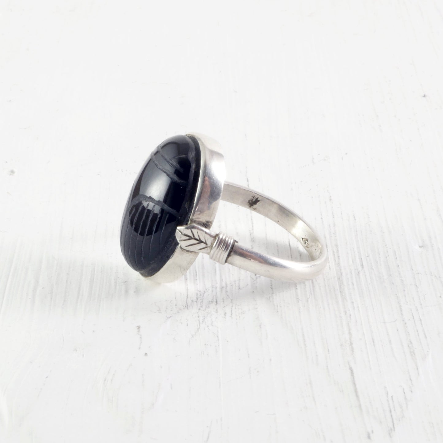 Bague Scarabée khepri en Onyx noir et Argent 925 coté Thalisman 