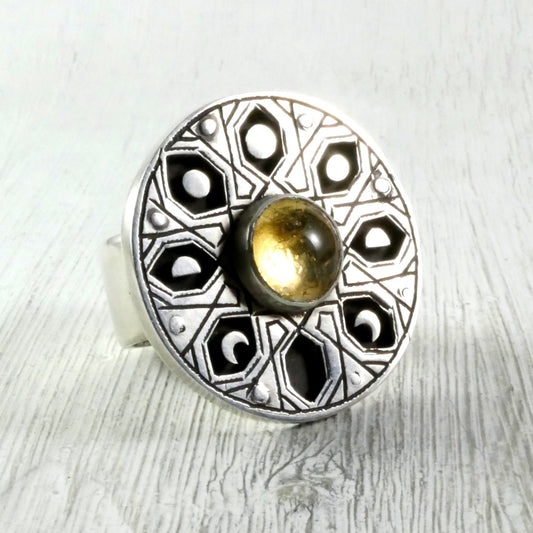 Bague ronde en argent, motifs géométriques et phases de la lune avec cristal de feuille d'or